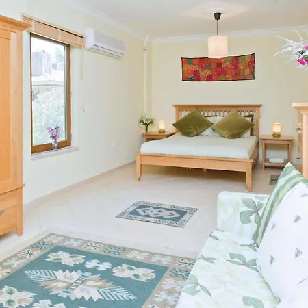 Sleeps 6 Air Con Wifi *