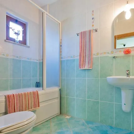 Βίλα Sleeps 6 Air Con Wifi