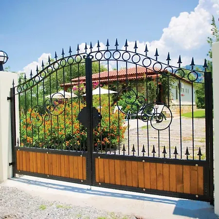 Villa Sleeps 6 Air Con Wifi